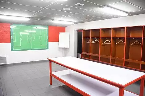 Illustration de Projet de reconstruction des vestiaires du foot